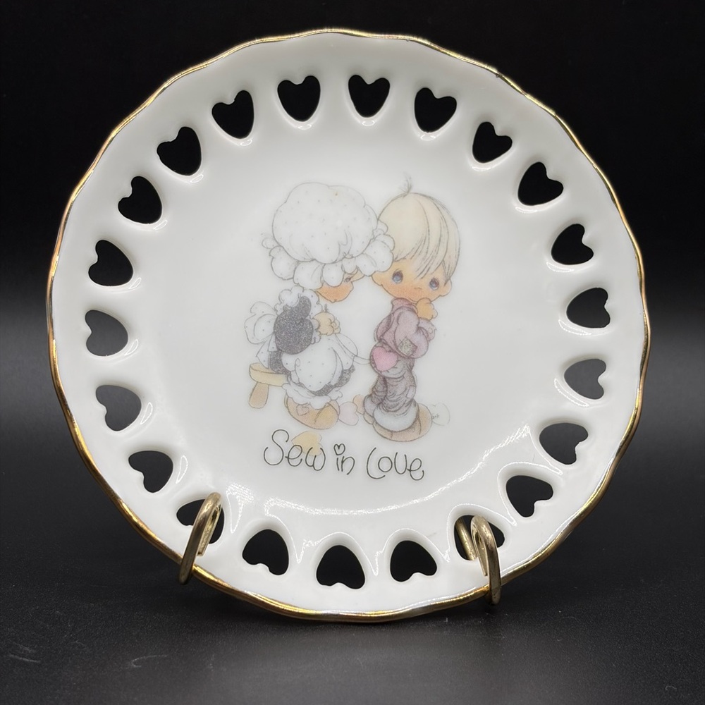 **SOLD** 1985 Precious Moments Sew in Love